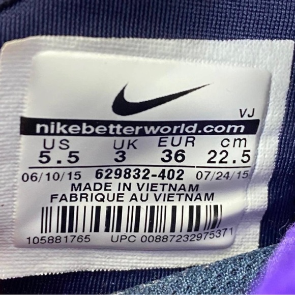 Nike Shoes - Picture 3 of 3